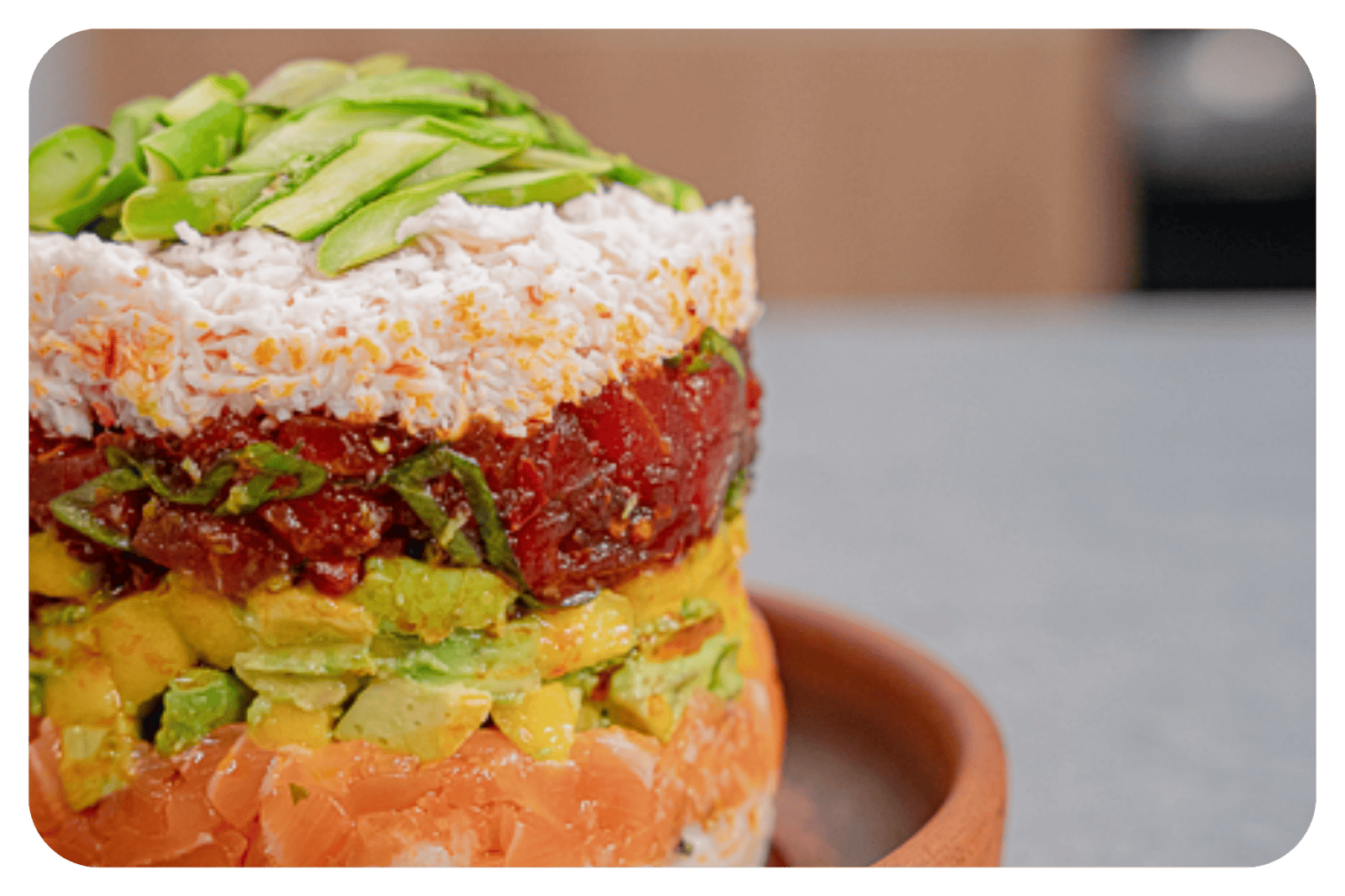 Poke de torre de atun