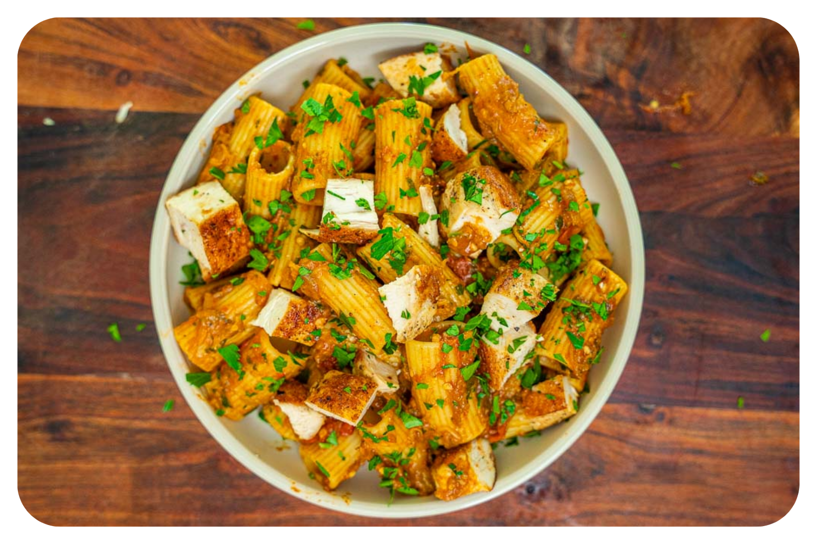 pasta con pollo, tomate y berenjena